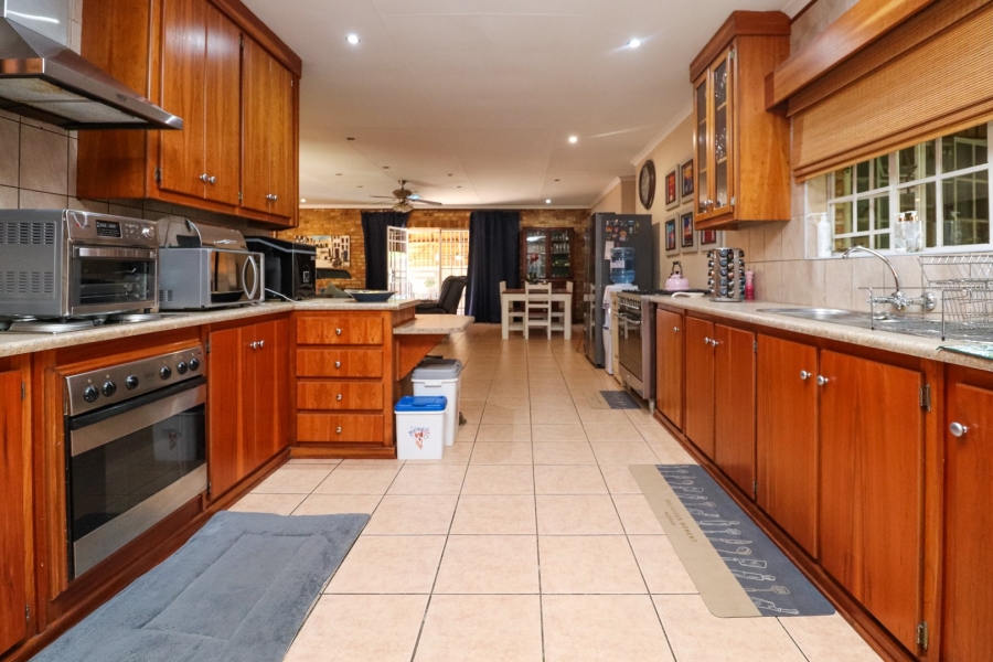 3 Bedroom Property for Sale in Flimieda North West